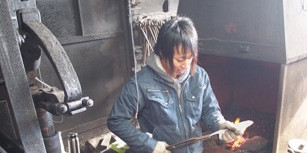 自分の手で包丁を打つー鍛冶場で打ち込む２日間ー長野県茅野市
