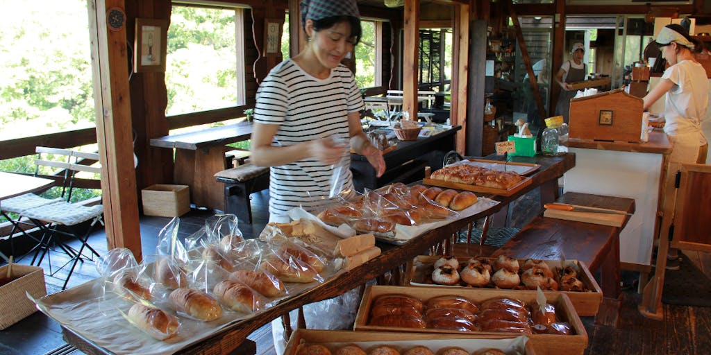 【体験できます】山の上にある絶景ベーカリーカフェで、製パン・接客・暮らし体験！