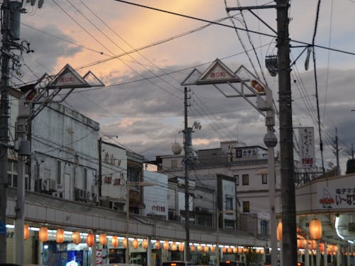 古いと新しいが共存する通り町商店街