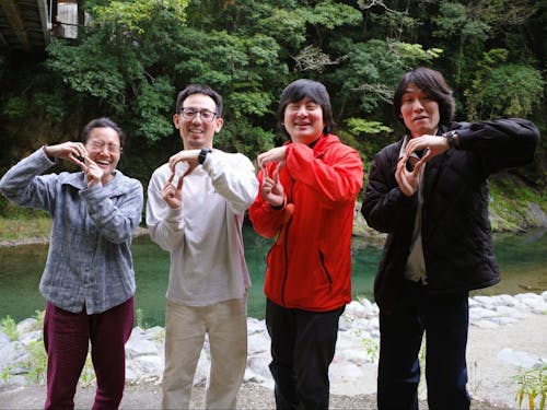 2025年11月現在、4名の隊員がそれぞれの個性を活かして活動中