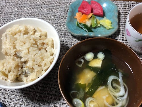 上田さんお手製の、山菜を使ったお食事