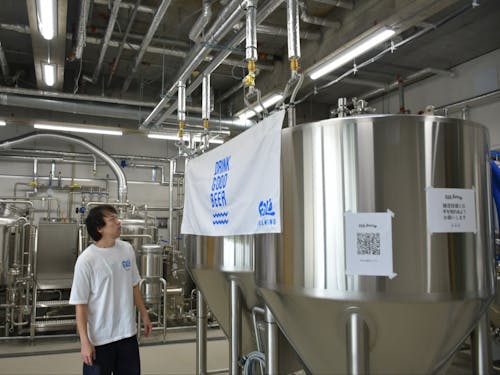 廃校を舞台にクラフトビール醸造所を立ち上げた先輩隊員