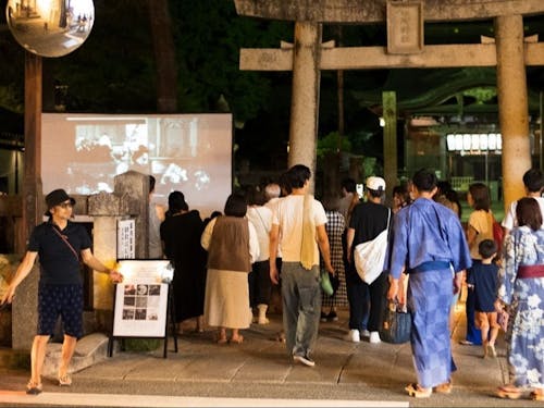 城崎の四所神社で開催したピアノ伴奏付き上映会
