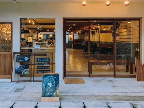 ミチルが運営するカフェ「tapu tapu」内にユースセンターがあります!