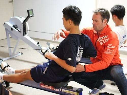 ボート代表チームの選手と地域の子どもたちとの交流も