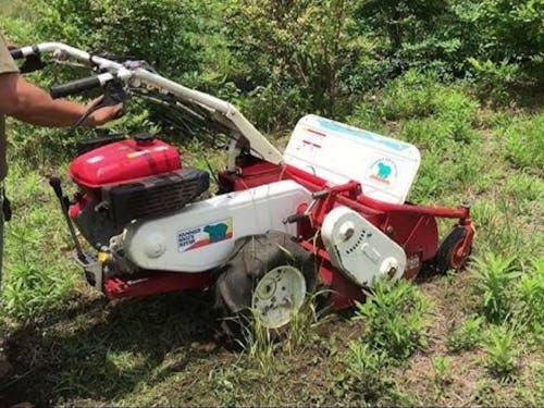 (シェアリング農機具)大型草刈機を1日300円で貸出中。機種:共立HR664