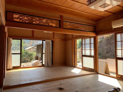 空き家も綺麗に管理されていれば、なんとまあ。