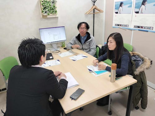 隊員や自治体からの相談に対して助言やときには伴走して支援していただきます。