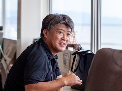 一緒に奮闘してくれる担当職員の伊東