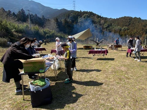 2023年3月移住ツアー(地域食材を使ったホットドッグ調理の様子