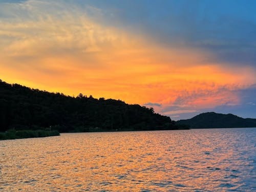 初めて沖島へ行ったときに出会った夕暮れの景色。