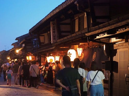 重伝建・金屋町。古き良き町並みに漂う独特の静けさ。日常に魅力あふれる町、高岡です