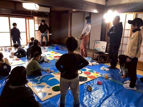 愛荘こどもの大学でペンキによるお絵描き体験教室を担当！