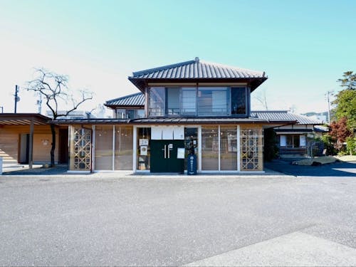 歴史感じるコワーキングの出来るカフェ