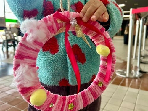 子どもたちに大人気のクリスマスリース作り