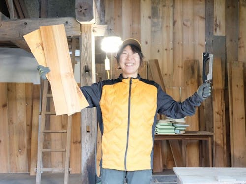 生まれ変わった壁と、元気いっぱい!な赤津さん