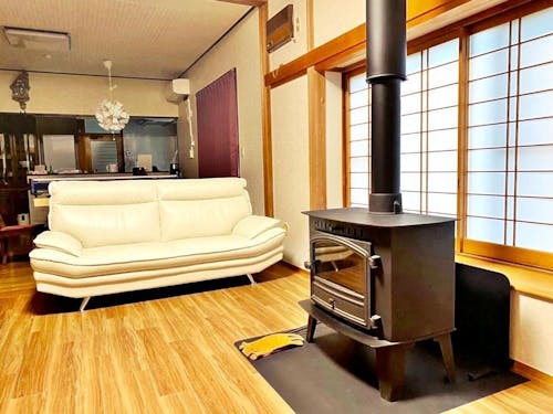 自給エネルギーのため薪ストーブを設置