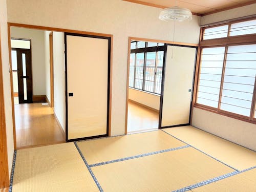 2DKで洋室・和室。キッチンも広々使えます!バス・トイレ別