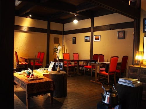 温泉街の出汁屋さんとコラボした移住体験を企画する仕事も。