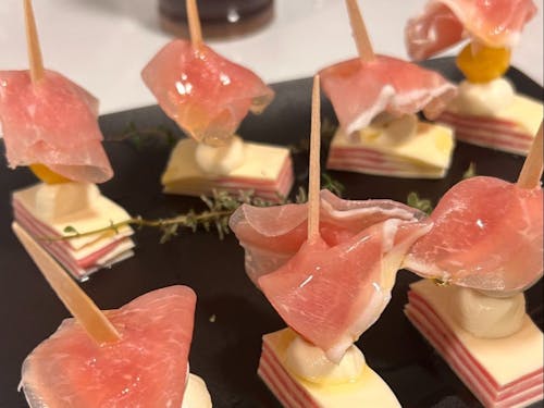 自宅にお客さんが来れば、自慢の料理でおもてなし