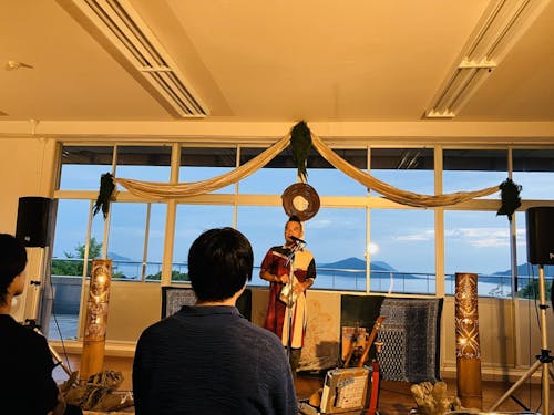 世界一景色の良い音楽室で音楽ライブを実施