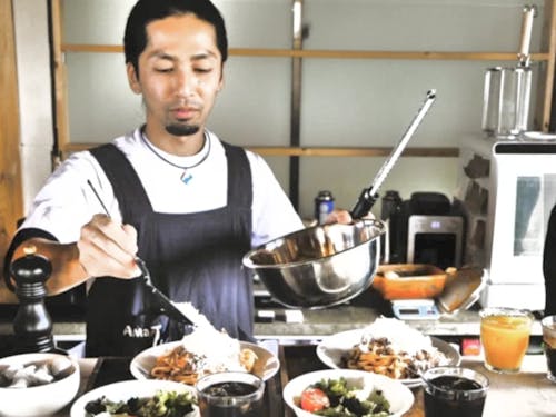 海がみえるホテルでスポットレストラン。地域の方との新たなつながりが。