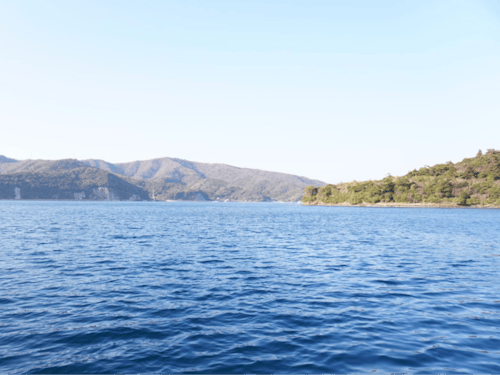 豊かな海や自然に囲まれたちいさな島