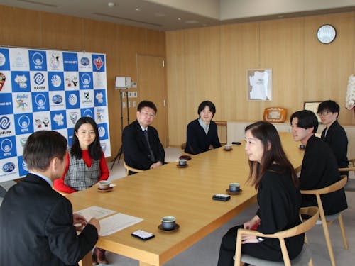 鳴門市長(中央)とファイナリスト