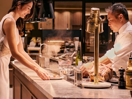 屋久島の恵みが紡ぐ、自然の味わいライブキッチンで。