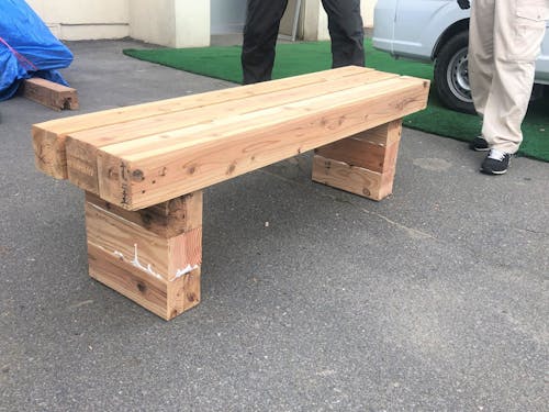 上田市都市計画課で活動している「ちょいまちプロジェクト上田」によるベンチ工作!