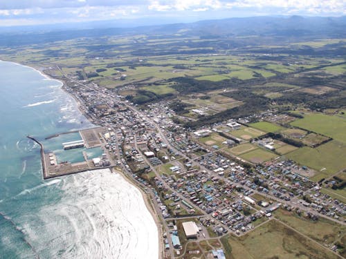 メイン市街地である雄武（おうむ）地区。冬には流氷が海を覆います。