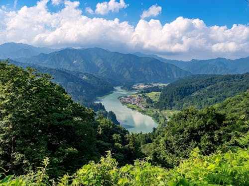 雄大な自然が広がる金山町