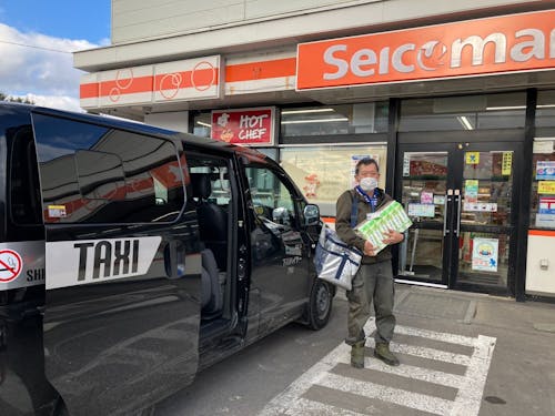 ハイヤーの車で宅配事業も行います