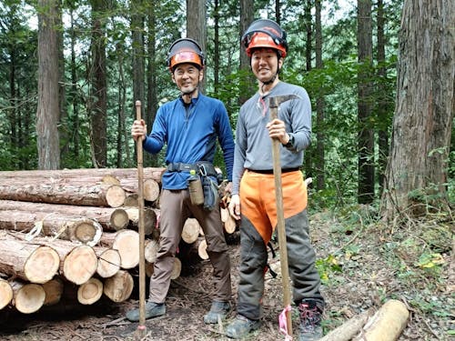 2年目の隊員と本年度入隊した隊員の二人で作業