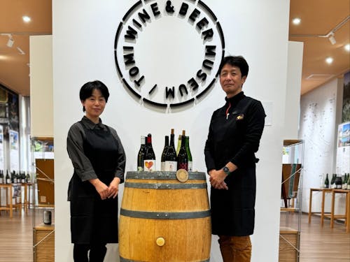 東御市の地域おこし協力隊として活躍中の橋本隊員(右)と勝又隊員(左)