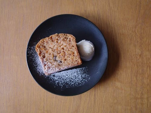 燕市の人参を使ったキャロットケーキも一緒に提供しました。