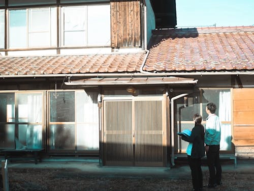 町の不動産業者と協力して、現場の空き家の状態を確認することも