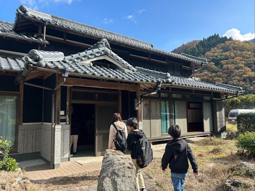 空き家見学の様子①