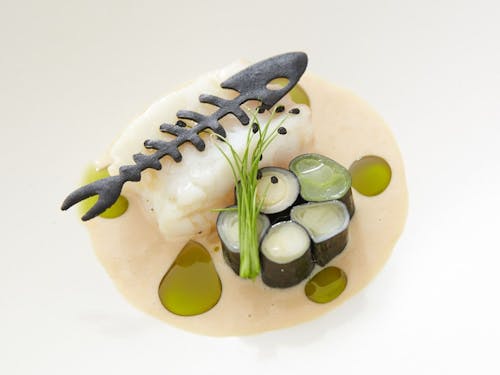 フレンチレストラン「ラ・プラージュ」でのコースランチ(※イメージ画像)