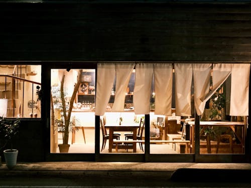 人気ゲストハウス「ruco」で、押し寿司を作りながら楽しく交流しましょう