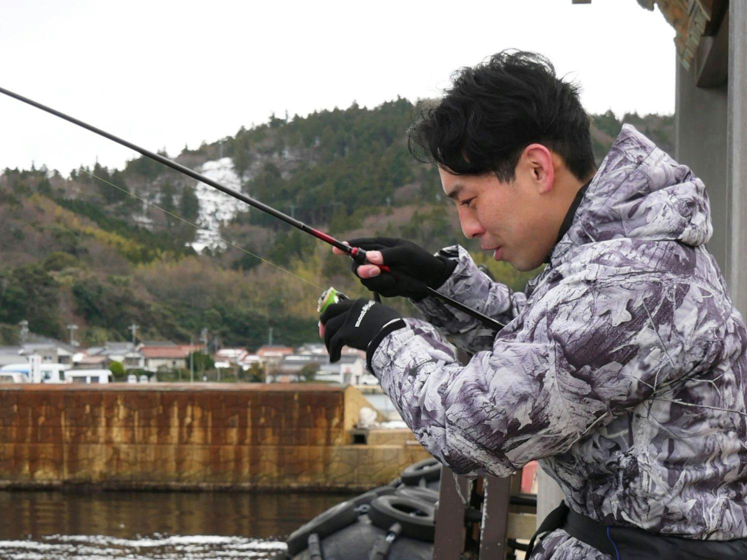 移住者インタビュー】奈良から隠岐諸島へ。海のそばで暮らす釣り人の