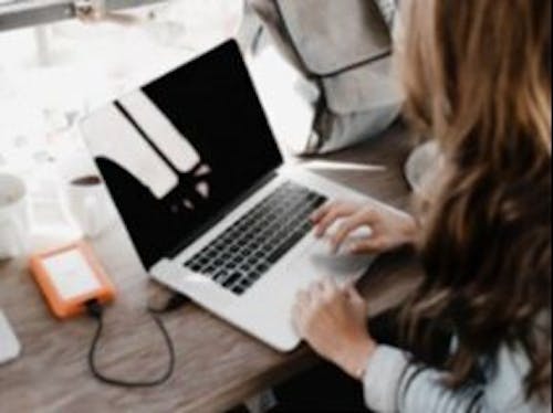 オンラインで手軽に相談 土日、夜間も対応