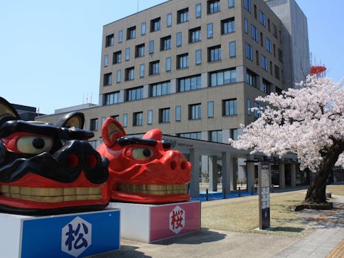 日々の活動拠点となる市役所庁舎