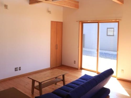 伊那市産のカラマツをふんだんに使用!無垢の木の香り🌲