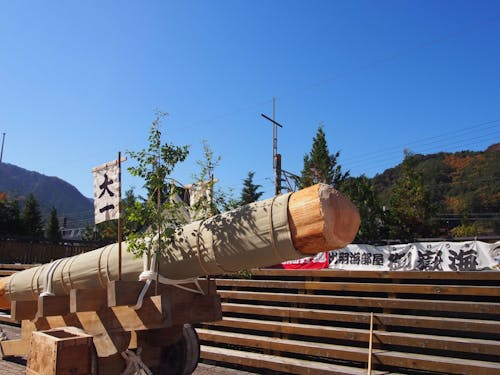 御神木が町を練り歩きます