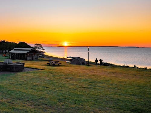 澄んだ空気と潮の香りに包まれて、新しい一日が始まります。