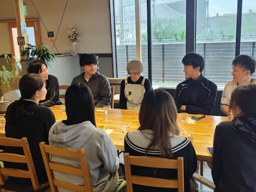 大学生と一緒に地域の情報収集