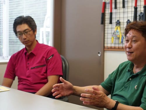 写真左は常務の川又隆資様、右が代表取締役社長である川又由禧朗様