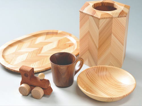 登米市では様々な木工製品が作られています