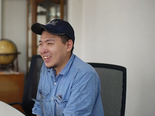 上の写真は社員の神山さん